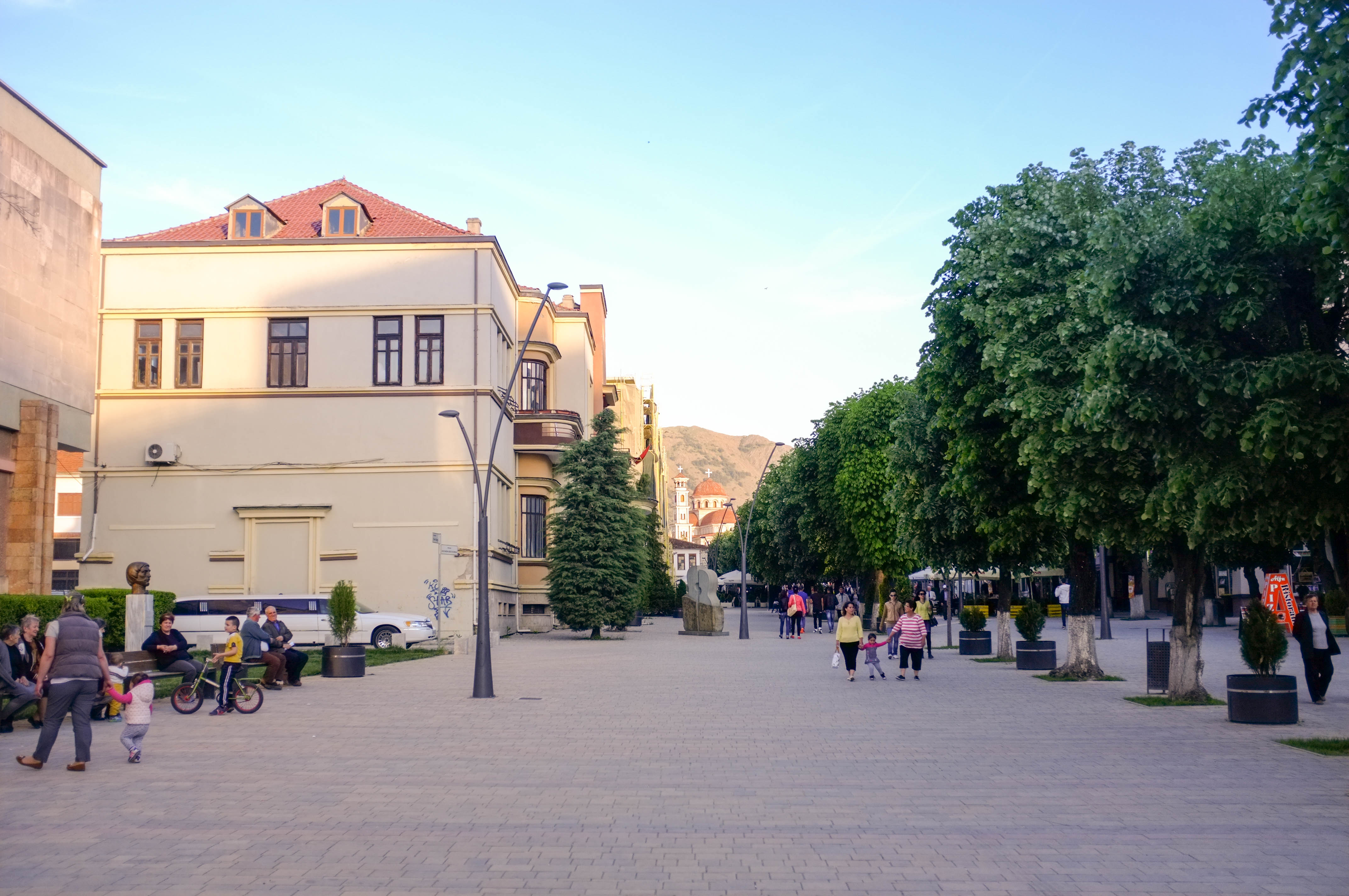 Çfarë ndodh kur tre korçar bëhen bashkë?