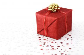 Red_Christmas_present_on_white_background