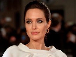 2016-12-06-17_41_14-angelina-jolie-2015-2-jpg-3103x2053