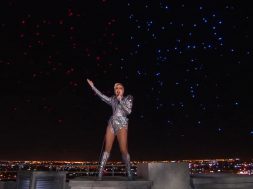 2017-02-06 11_37_45-Lady Gaga's FULL Pepsi Zero Sugar Super Bowl LI Halftime Show _ NFL - YouTube