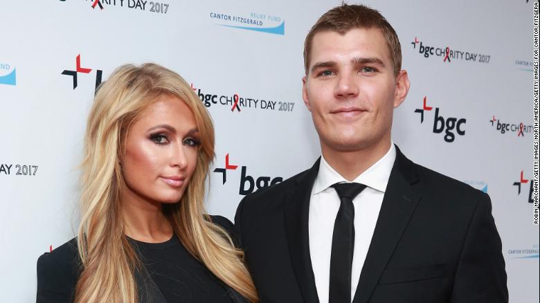 Paris Hilton vërteton se përrallat ekzistojnë, merr një propozimin mrekullues