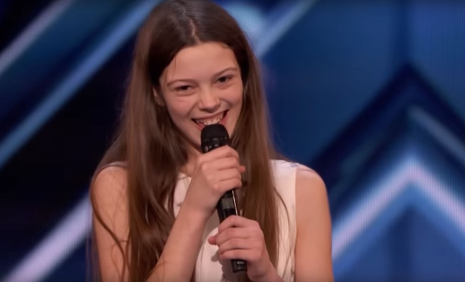 Gjenetikisht e talentuar. 13 vjeçarja shokon publikun dhe jurinë e  “America’s Got Talent”