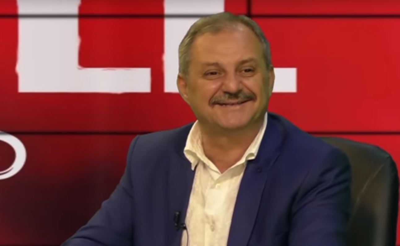 Ismet Drishti feston ditëlindjen, stafi i Zjarr Tv e befason me një nga krijimet e tij