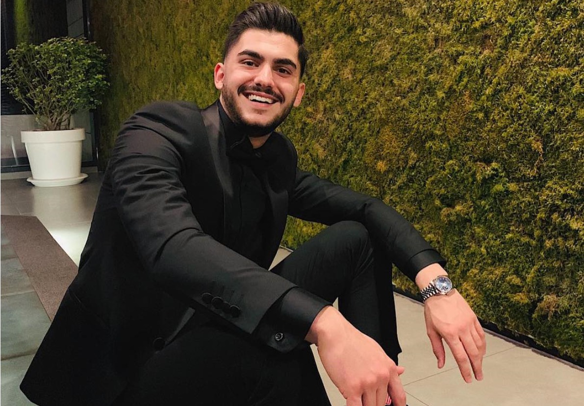 Harrojeni Kiara Titon! Butrint Imeri fotografohet në krahët e një bjonde shumë seksi