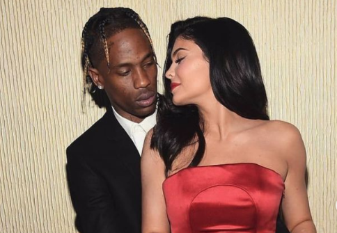 Rikthehen së bashku, Travis Scott feston ditëlindjen me Kylie Jenner