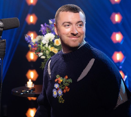 Sam Smith kapet me të dashurën e tij