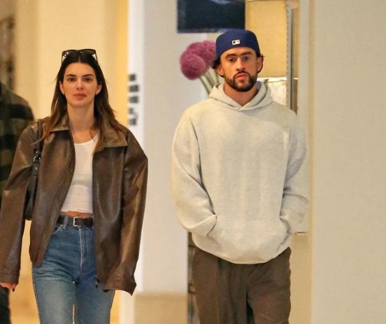 Puthje dhe përqafime, Kendall Jenner dhe Bad Bunny nuk fshihën më