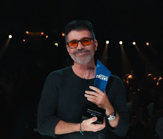 Mes lotësh Simon Cowell zbulon momentet më të vështira të jetës së tij